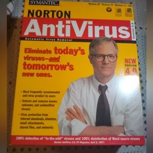 Vintage Norton Antivirus Version 4.0. Manual and CD